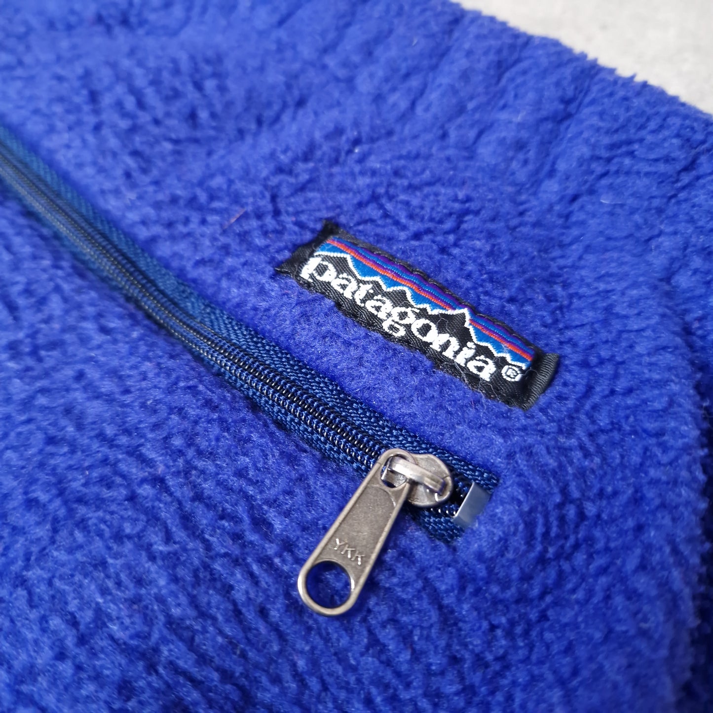 Vintage Patagonia joggers in blue - medium