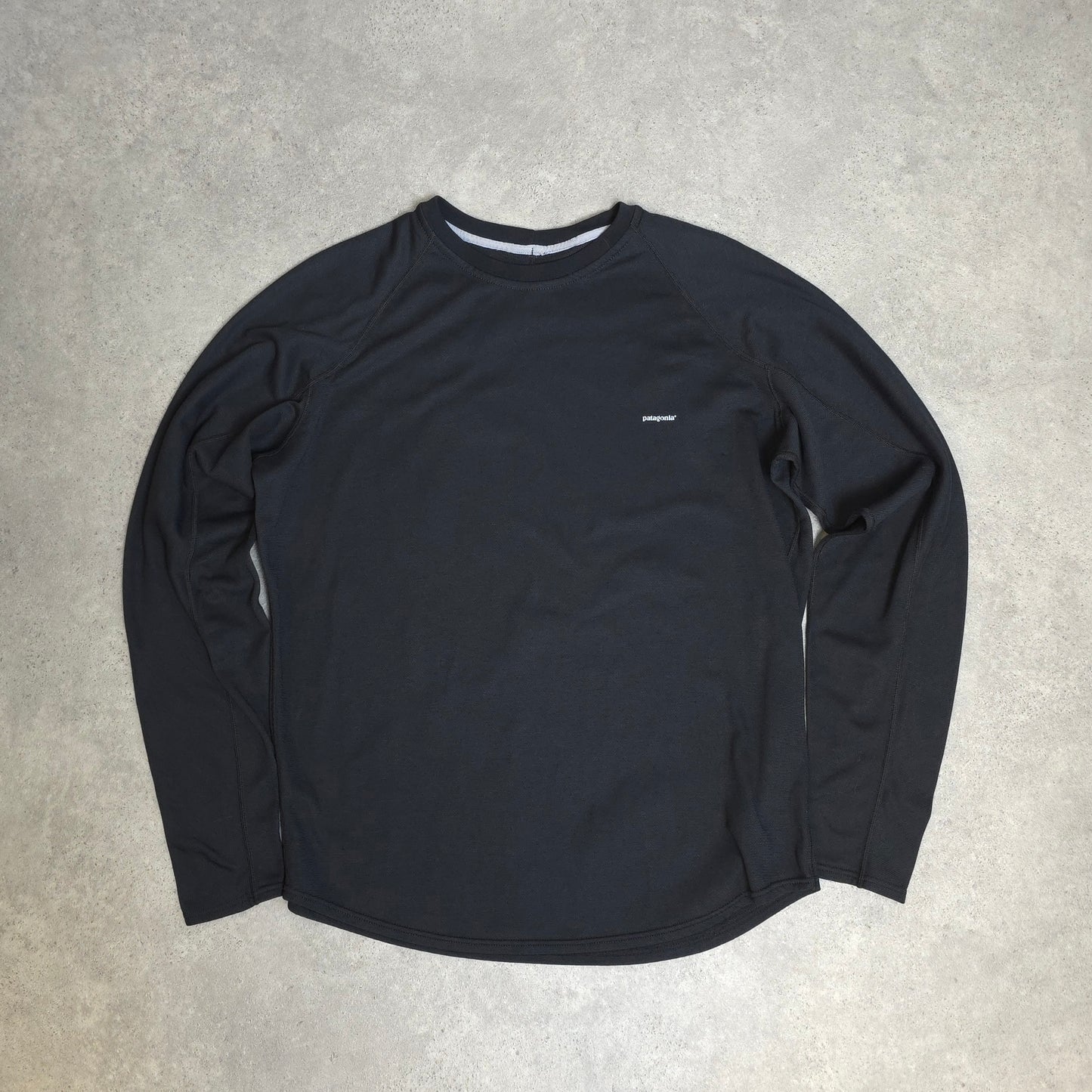 Patagonia base layer in black - large