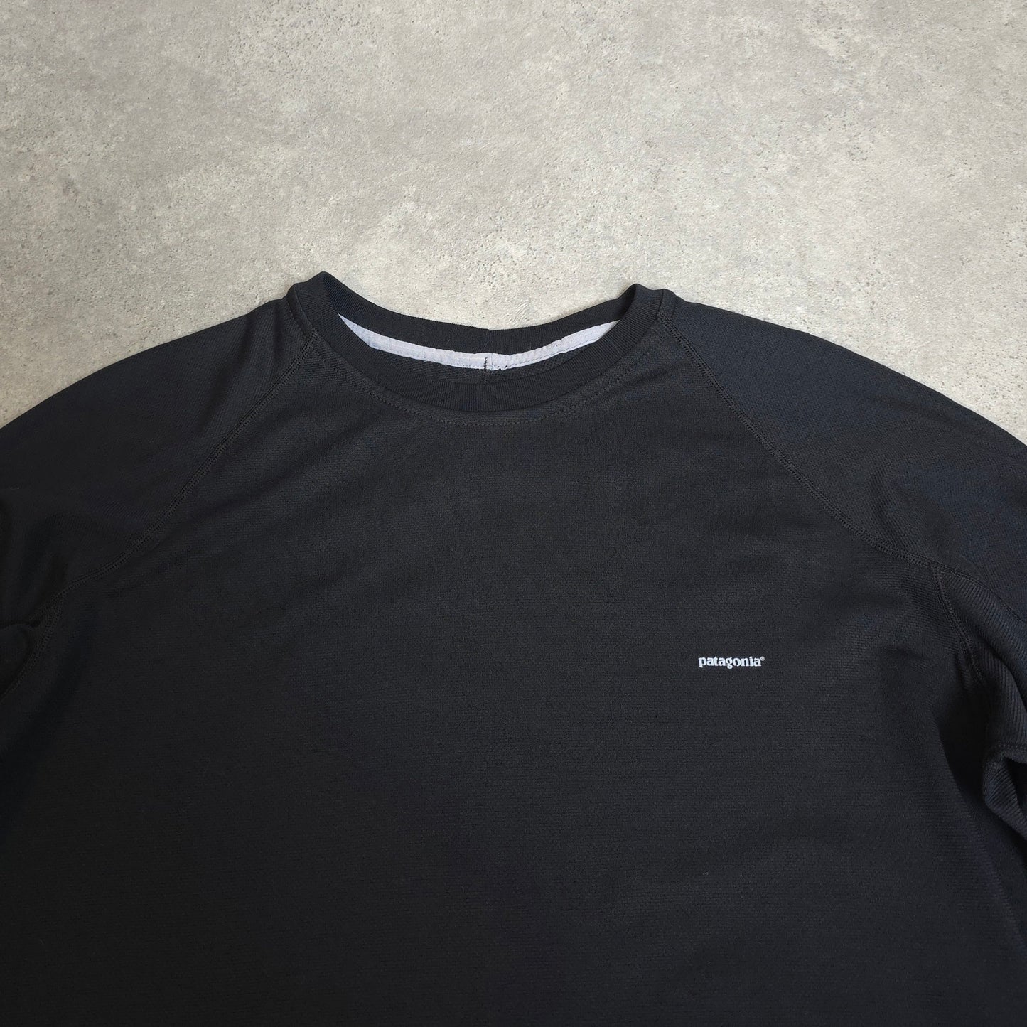 Patagonia base layer in black - large