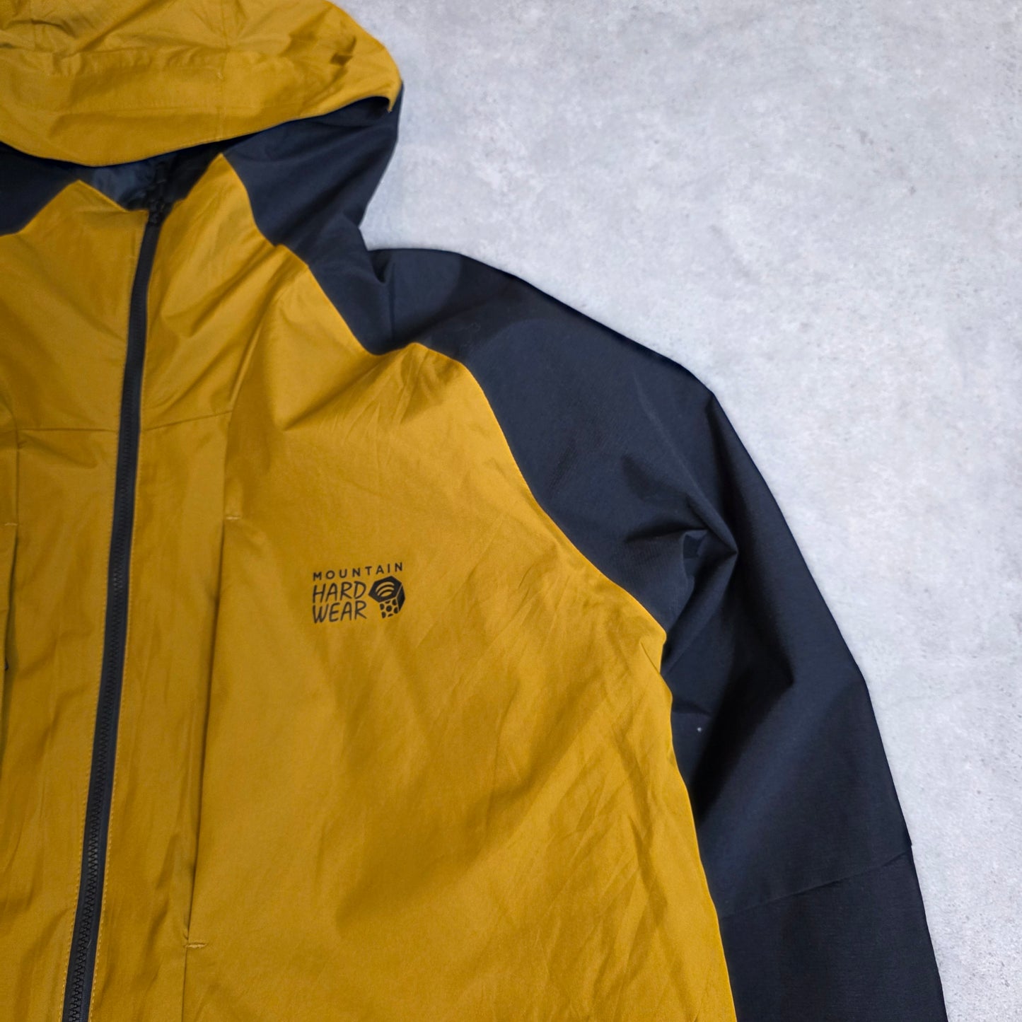 Mountain Hardwear gore tex infinum windstopper jacket in black and yellow - XXL