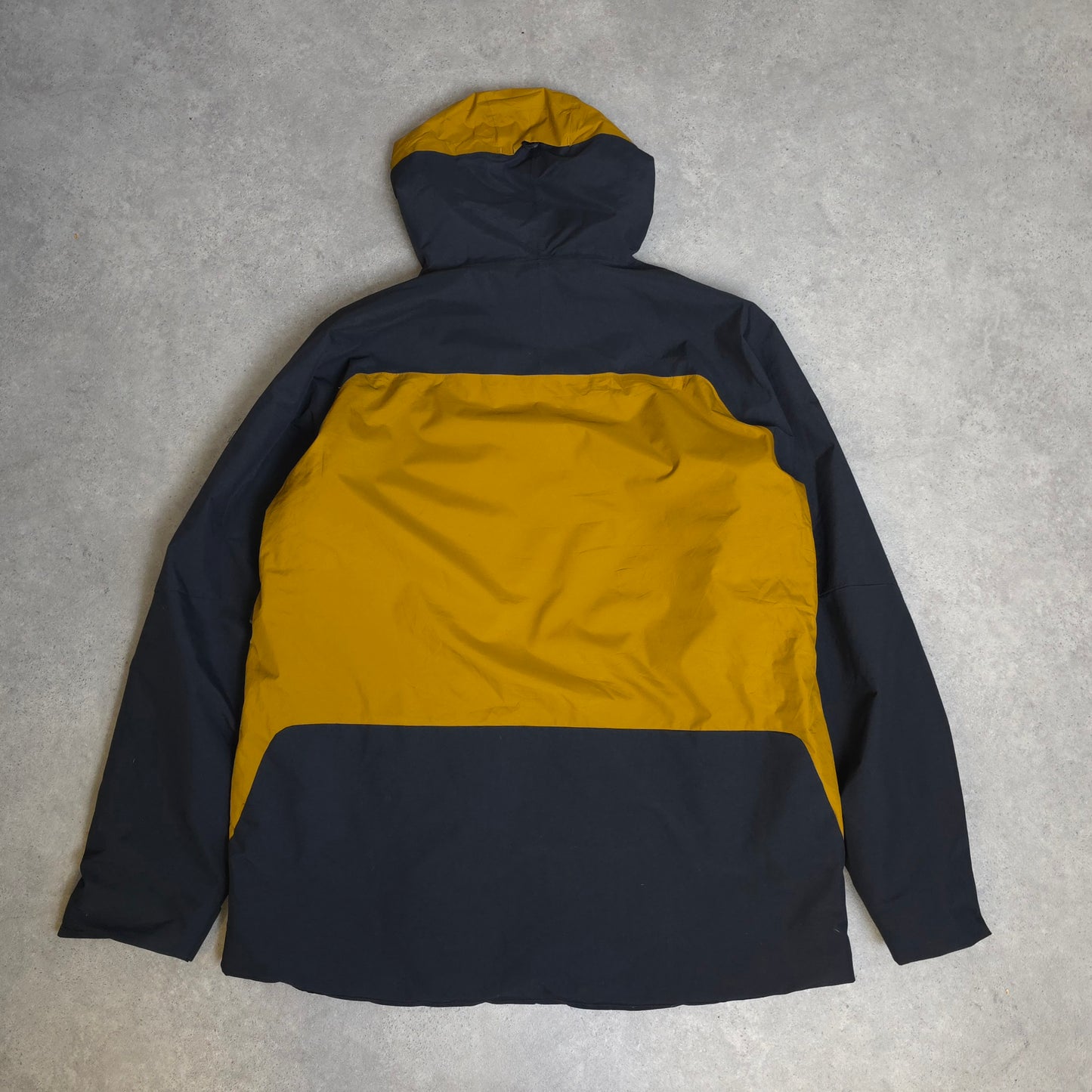 Mountain Hardwear gore tex infinum windstopper jacket in black and yellow - XXL