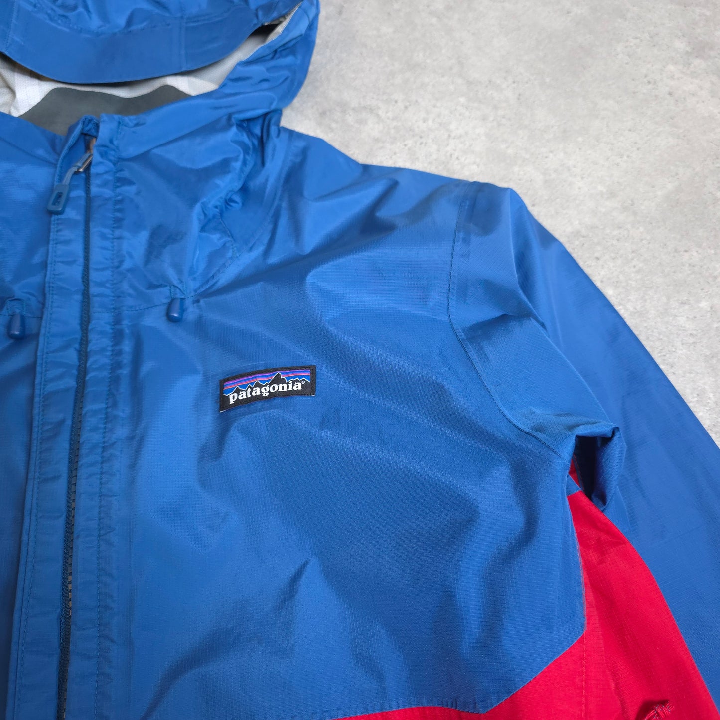 Patagonia torrentshell jacket in red and blue - small