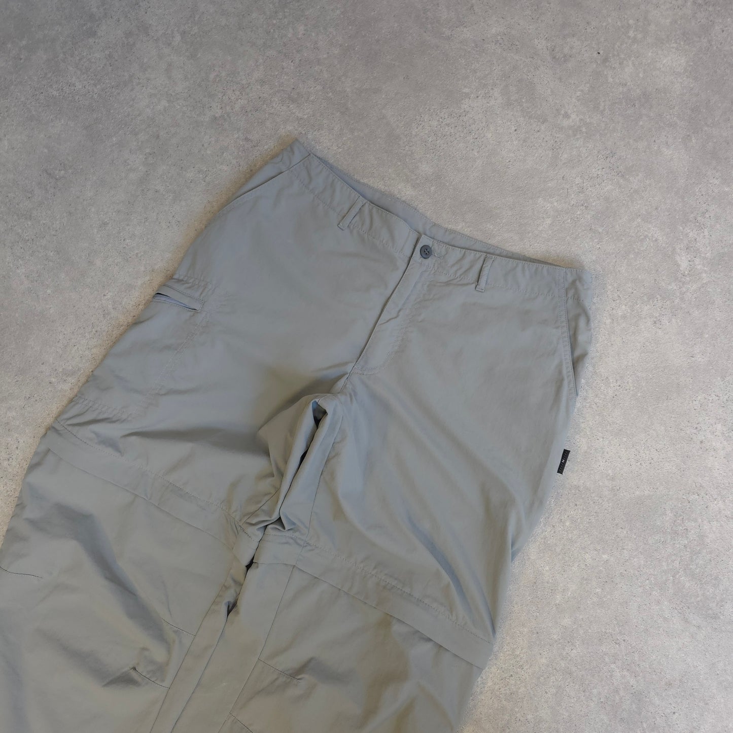 Vintage Patagonia zip off trousers in grey - women's large