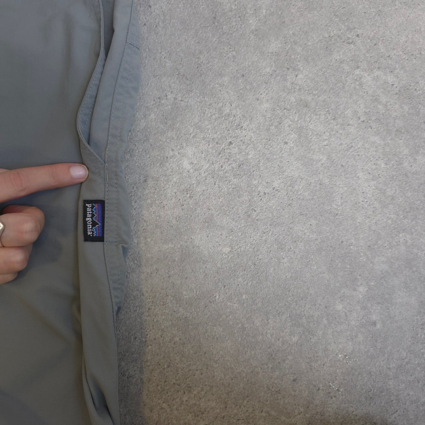 Vintage Patagonia zip off trousers in grey - women's large