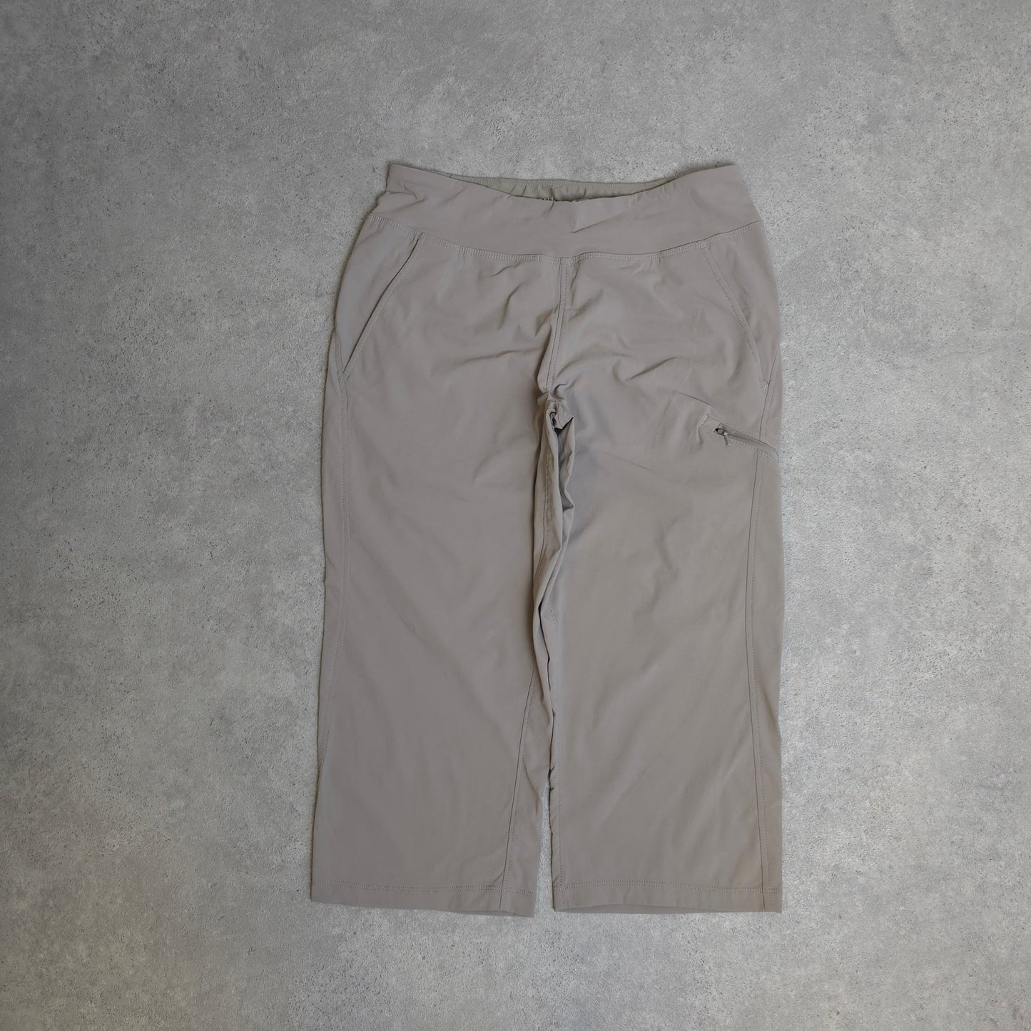 Mountain Hardwear 3/4 length stretch trousers in khaki - women's s/m