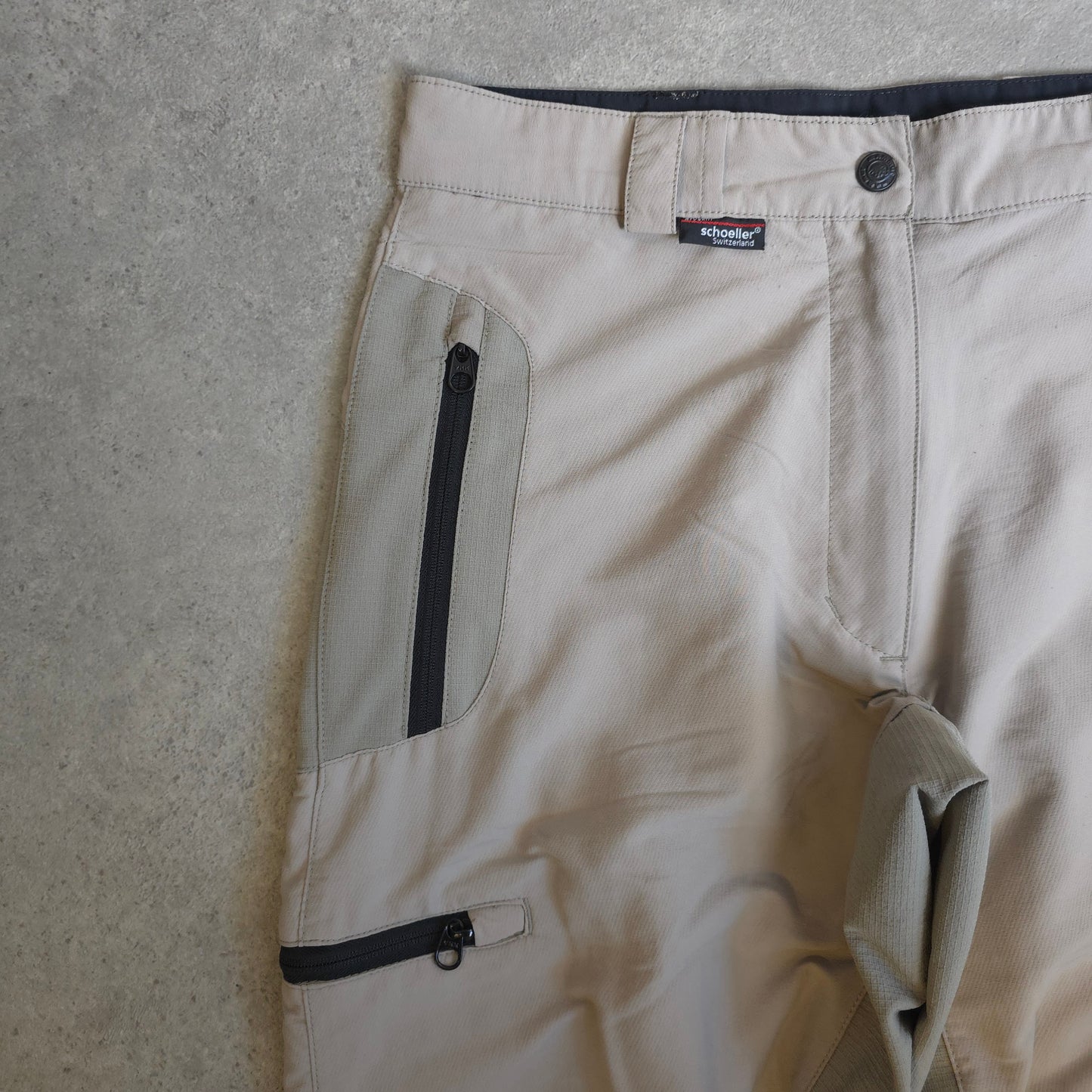 Mammut trousers popper fastening on the cuffs in grey - 32x32