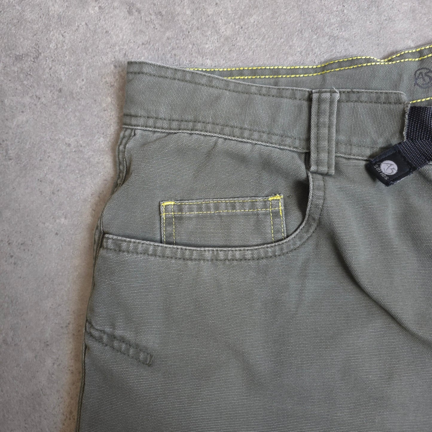 The North Face R series shorts R in green - 36"