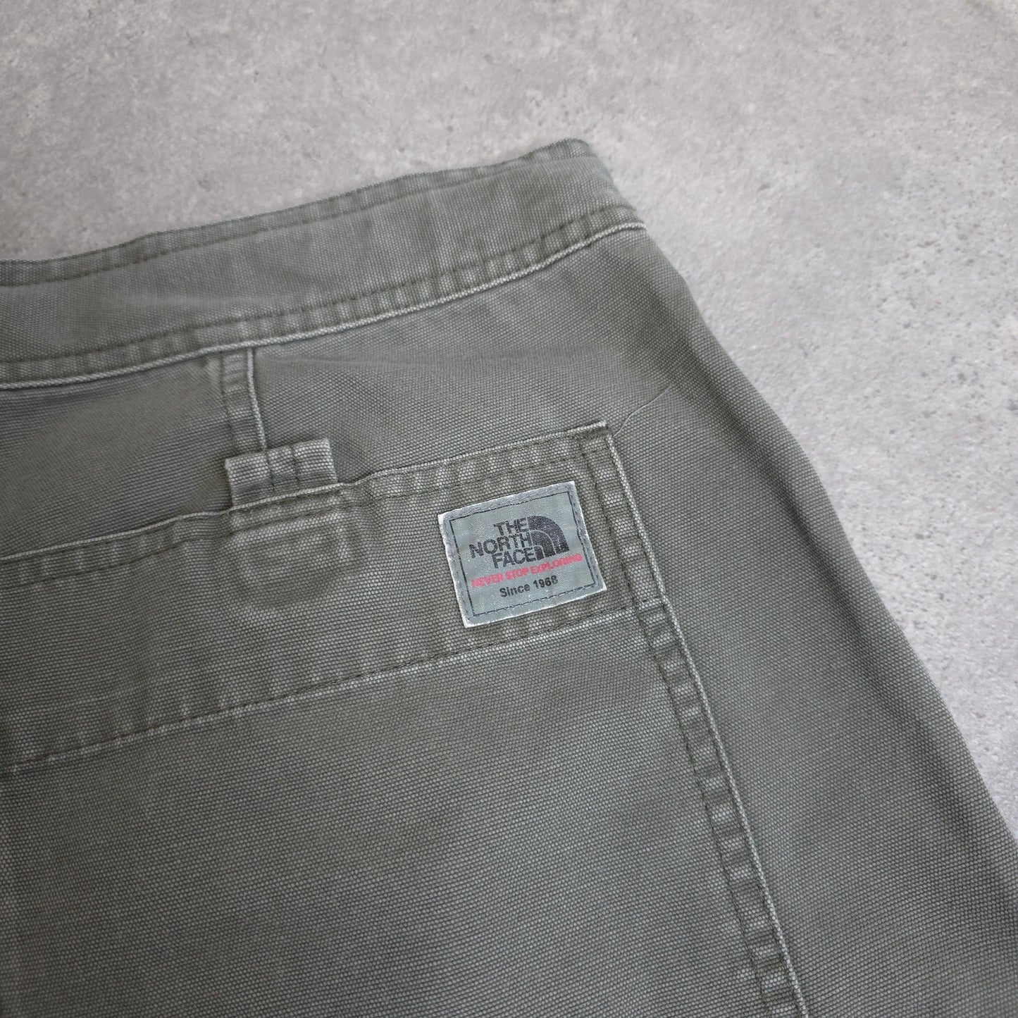 The North Face R series shorts R in green - 36"