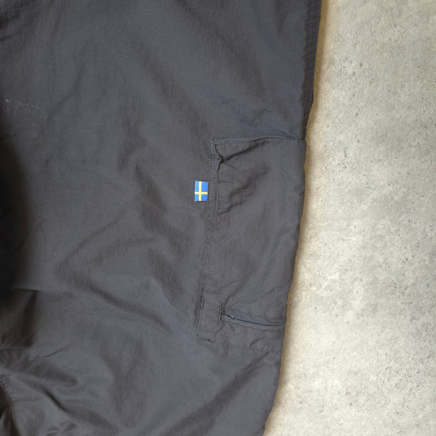 Fjallraven 3/4 length trousers in grey - 34"