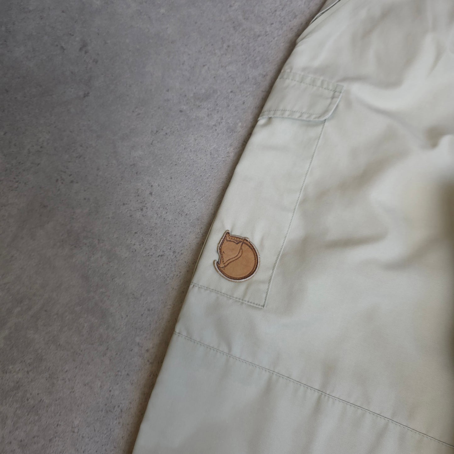 Fjallraven trousers in khaki/beige - 33"