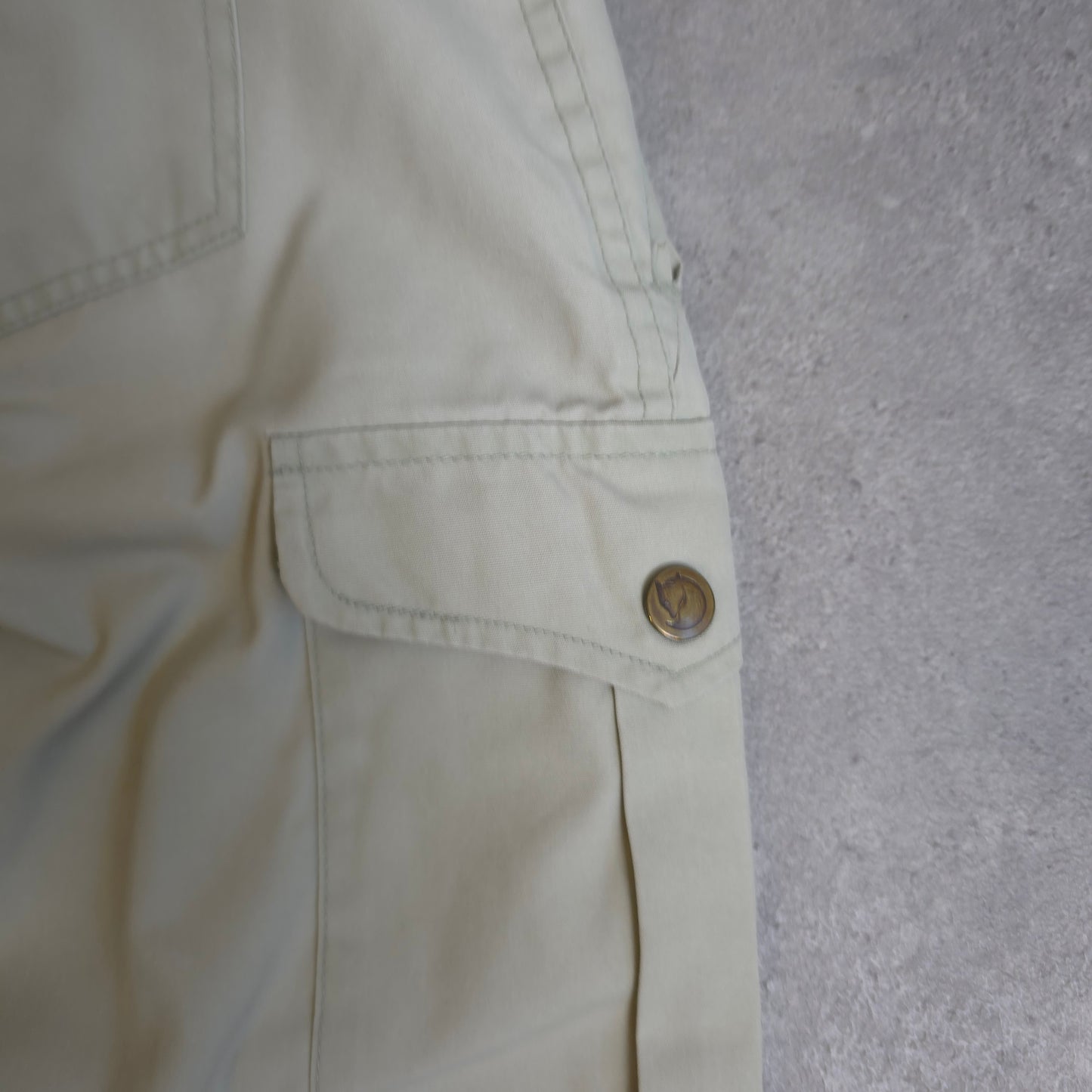 Fjallraven trousers in khaki/beige - 33"