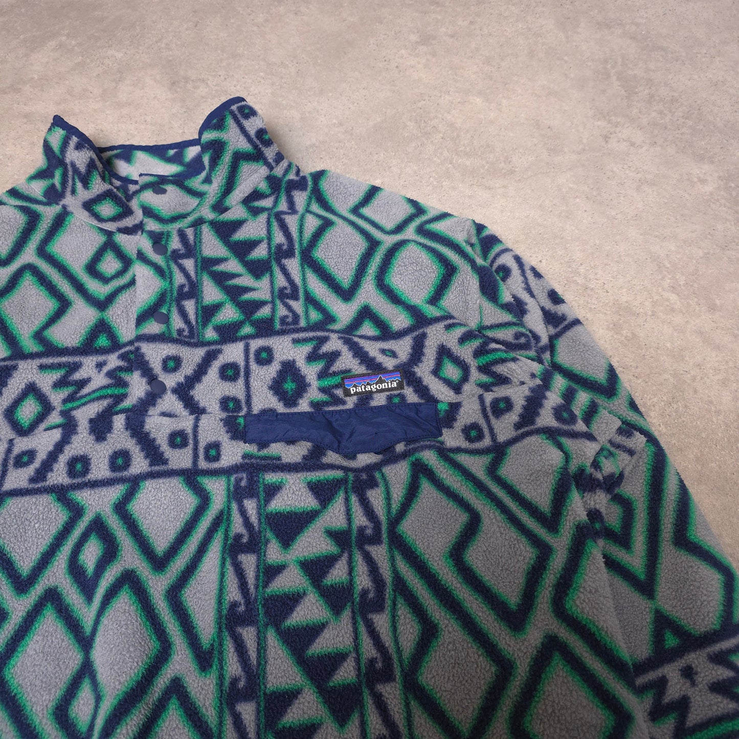 Patagonia Synchilla patterned snap t fleece in grey/blue/green - large