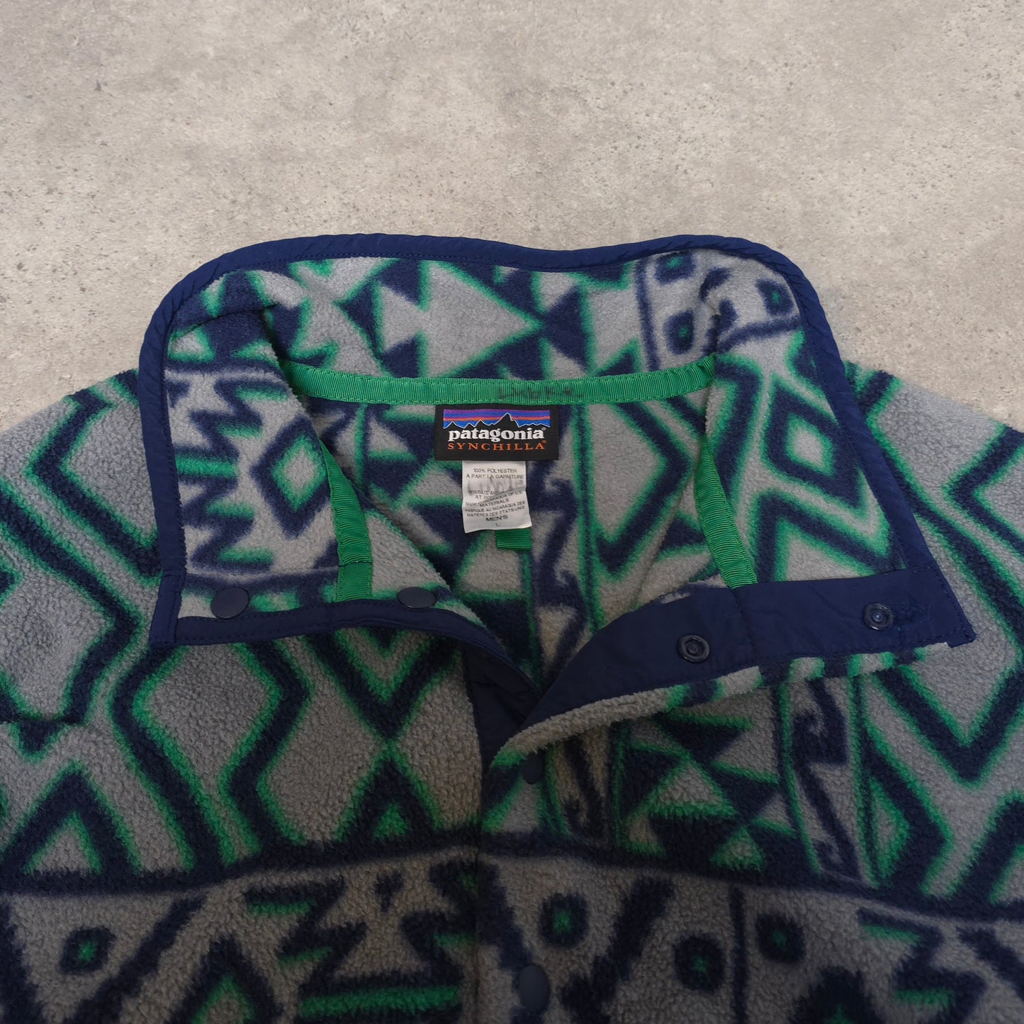 Patagonia Synchilla patterned snap t fleece in grey/blue/green - large