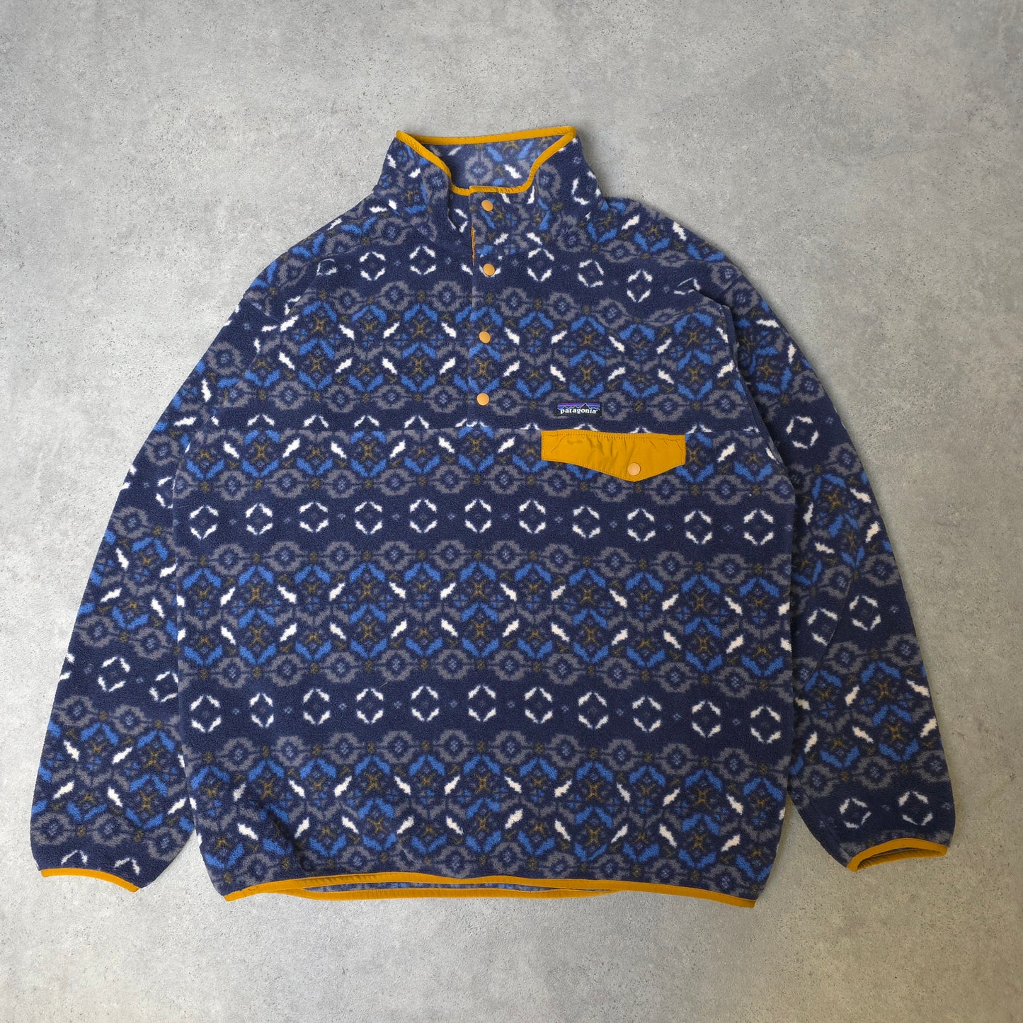 Patagonia patterned synchilla snap T fleece in blue/yellow - L/XL