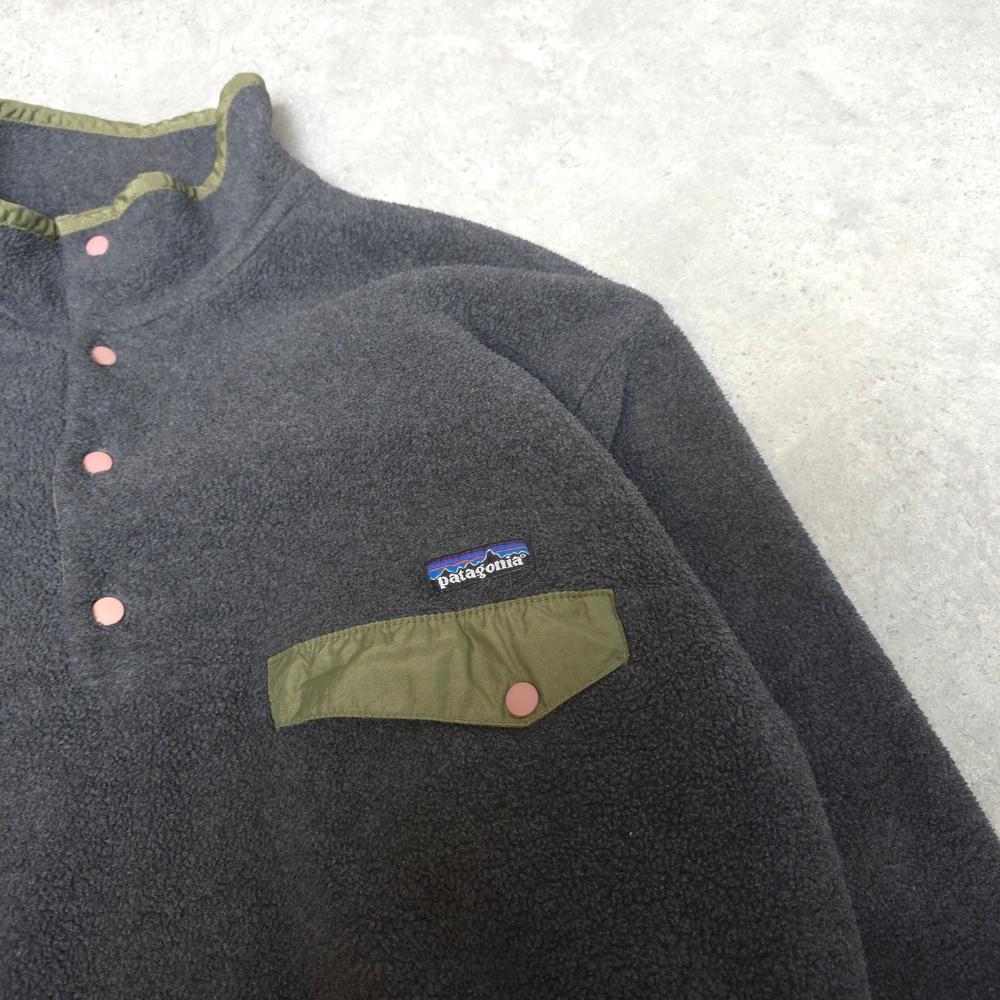 Patagonia Synchilla snap t fleece in grey - large