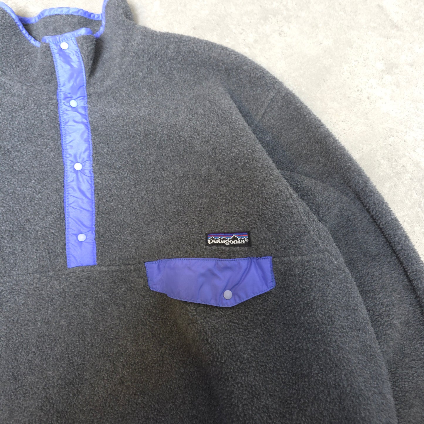 90s Patagonia snap t fleece in grey and purple - XL