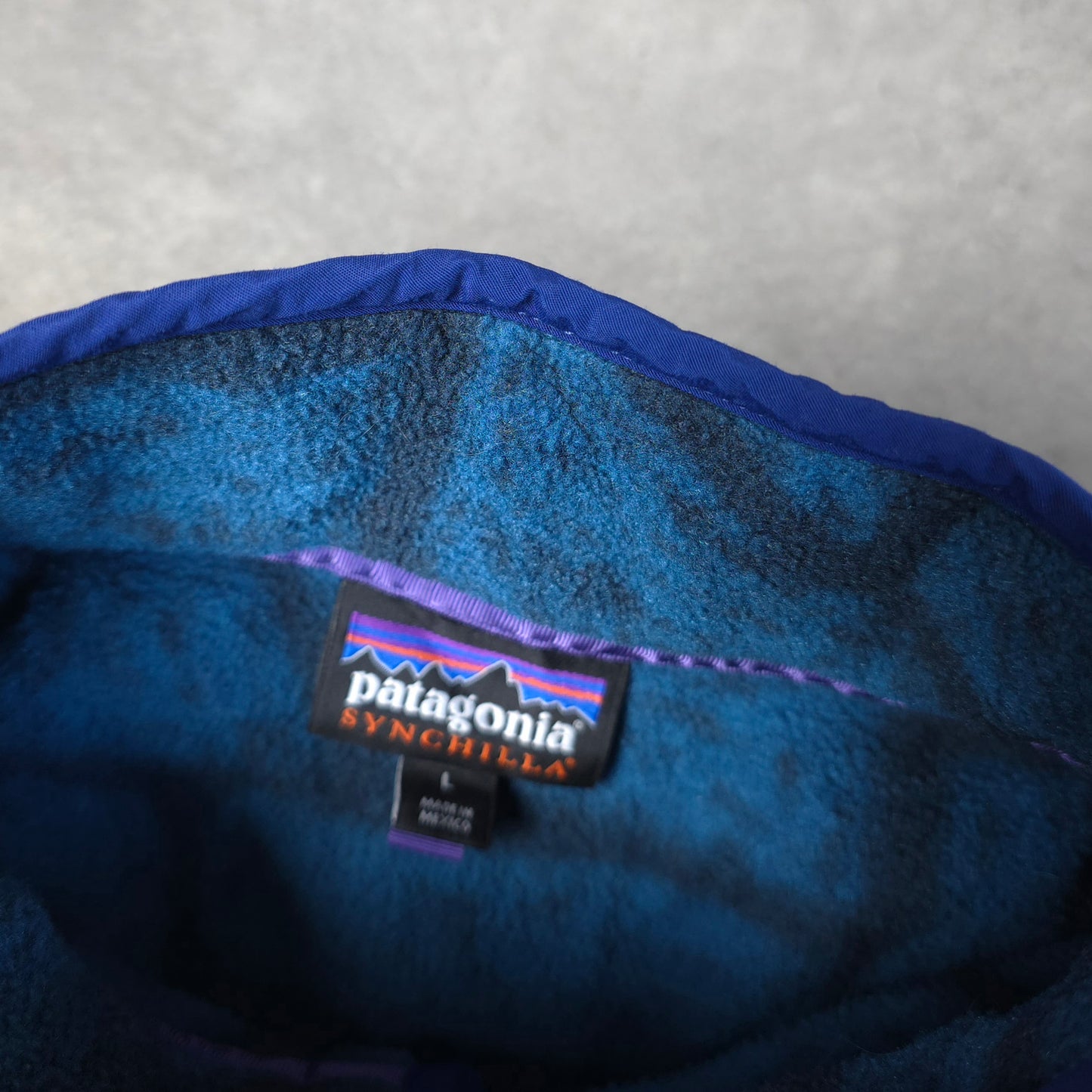 Patagonia patterned synchilla snap t fleece in blue and black - large