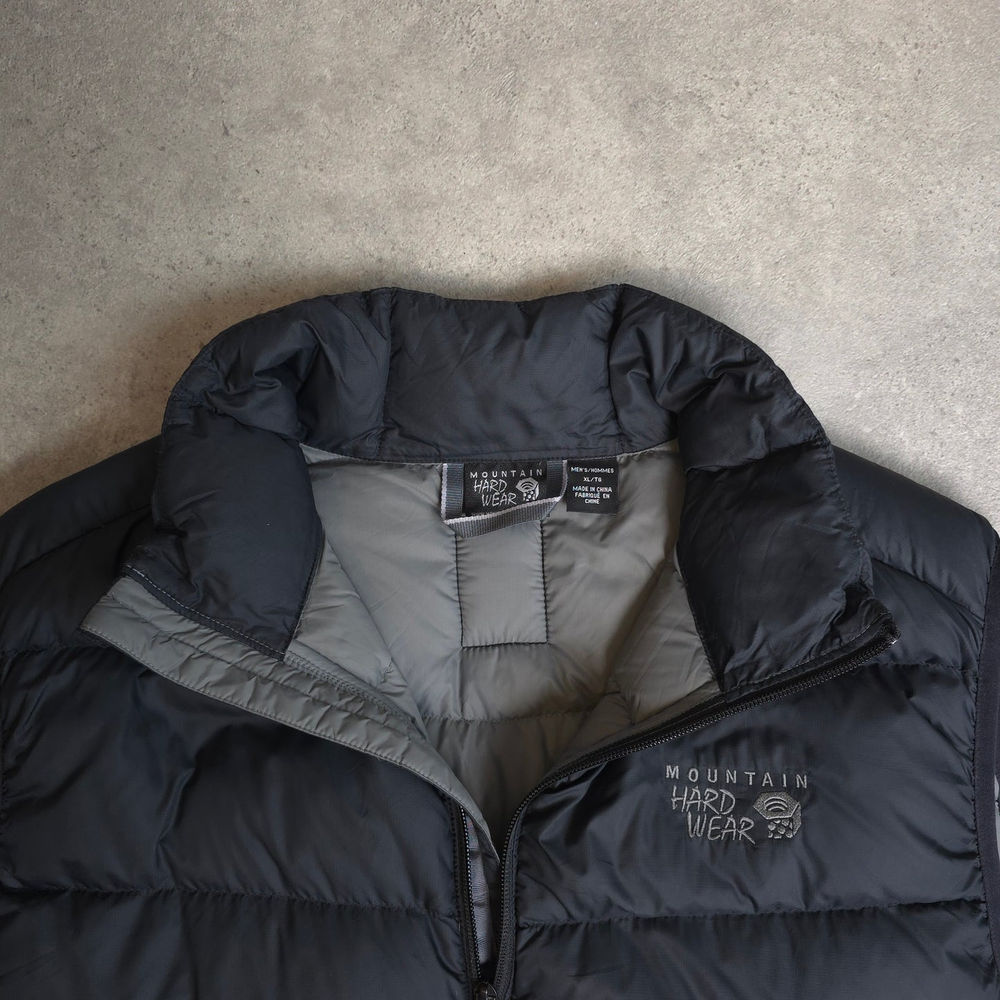 Mountain Hardwear puffer gilet in black - XL