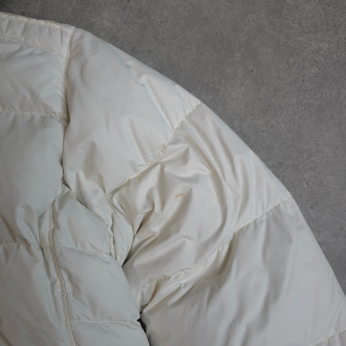 Mountain Hardwear down filled long jacket in white - women's medium