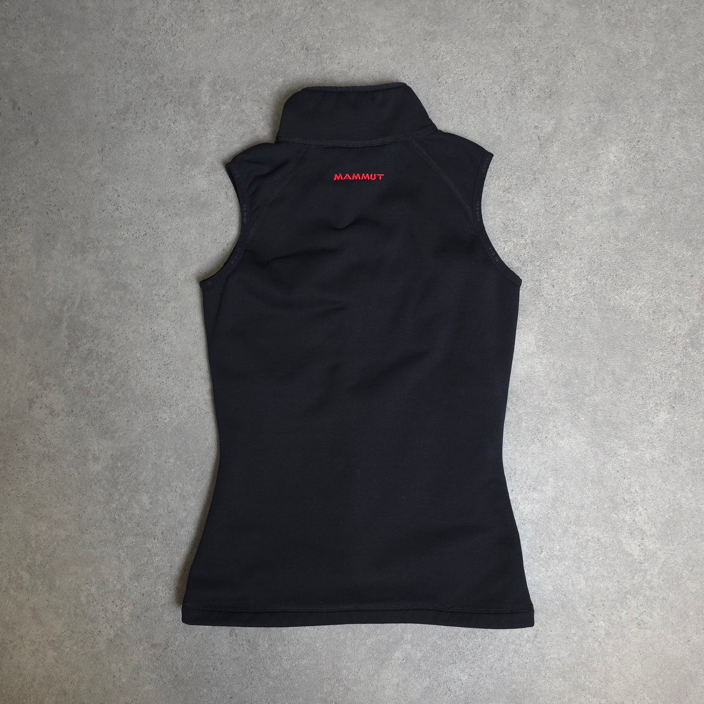 mammut vest in black - women's xs