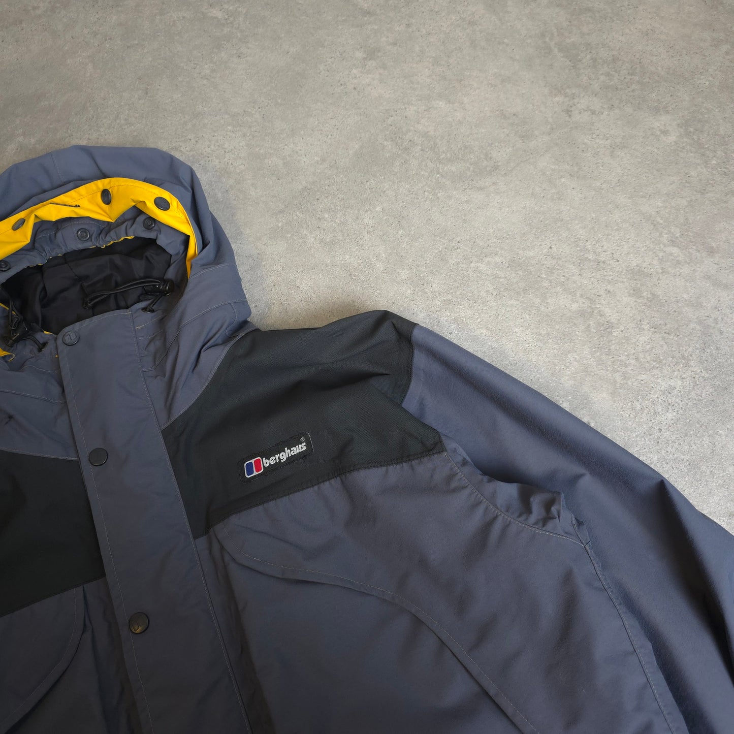 vintage berghaus gore-tex mera peak in grey black and yellow - medium
