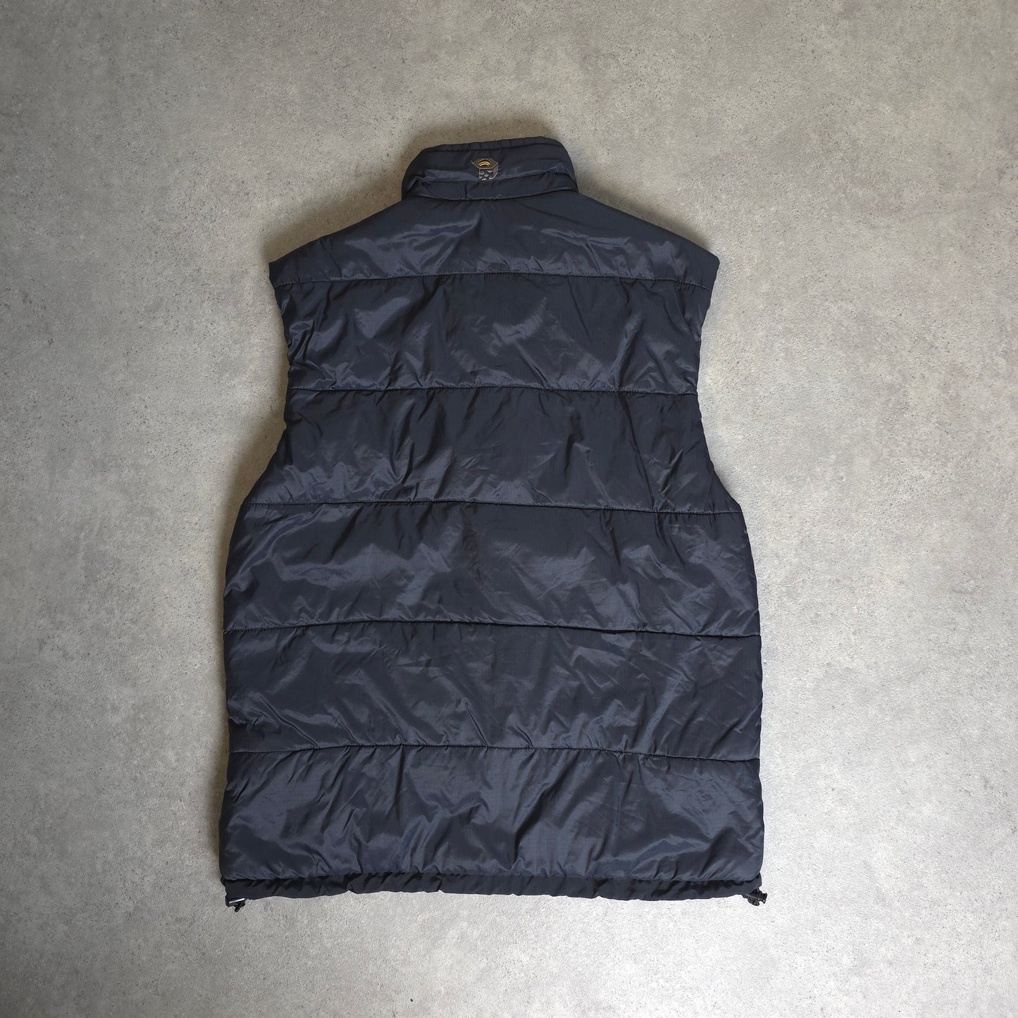 mountain hardwear padded gilet in black - medium
