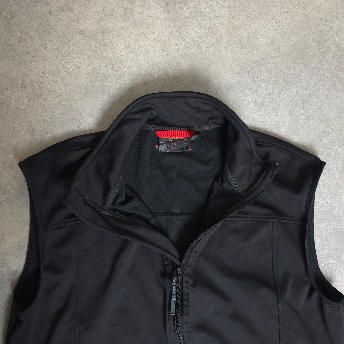 Mammut soft shell windstopper gilet in black - large