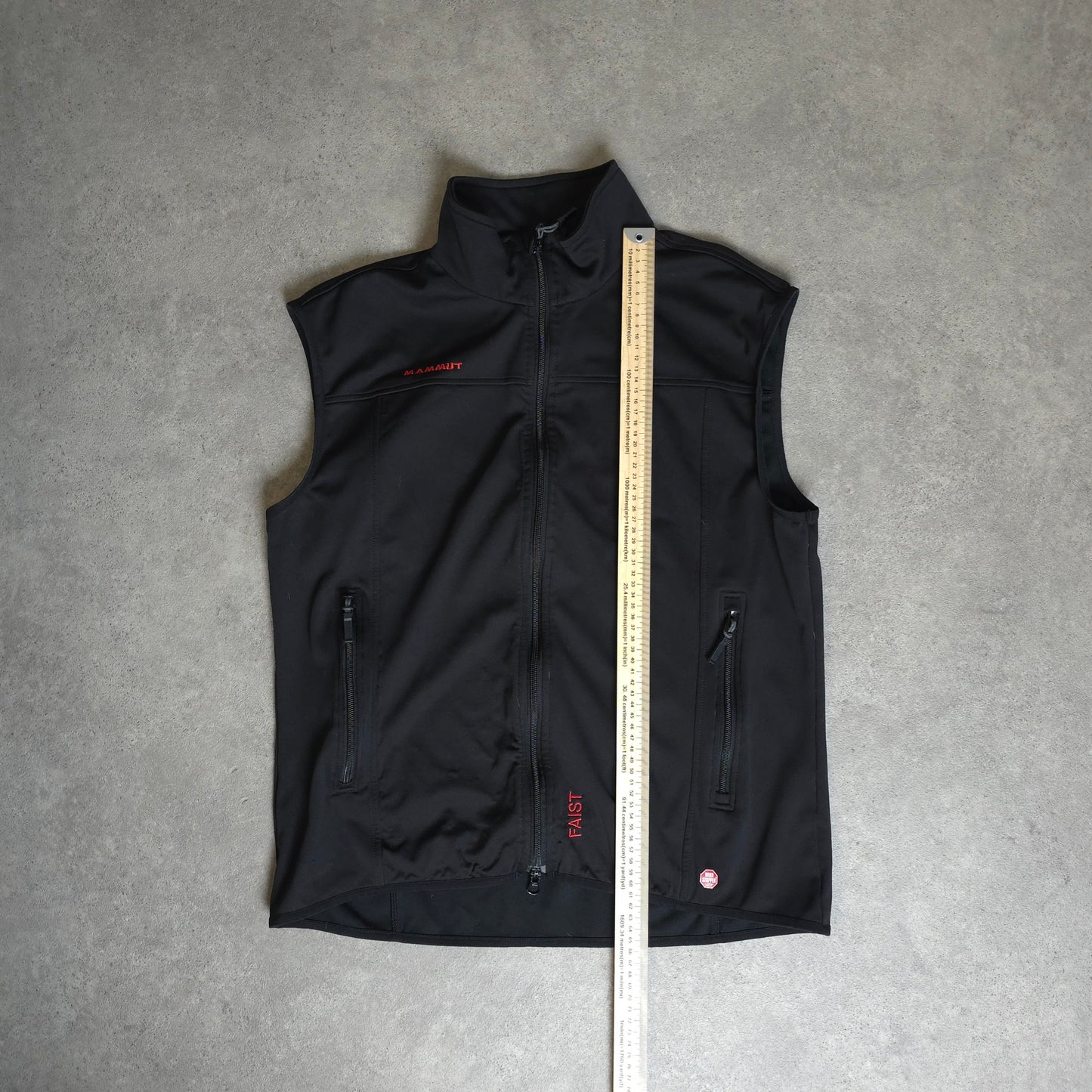 Mammut soft shell windstopper gilet in black - large