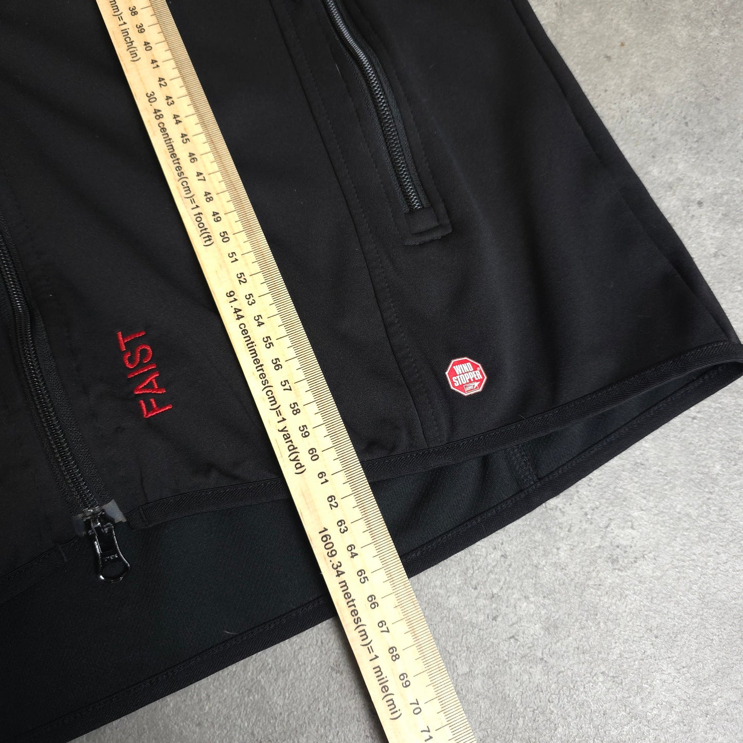 Mammut soft shell windstopper gilet in black - large