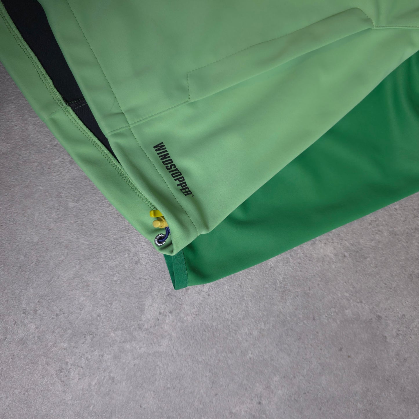 Mammut soft shell windstopper jacket in green - women's XS