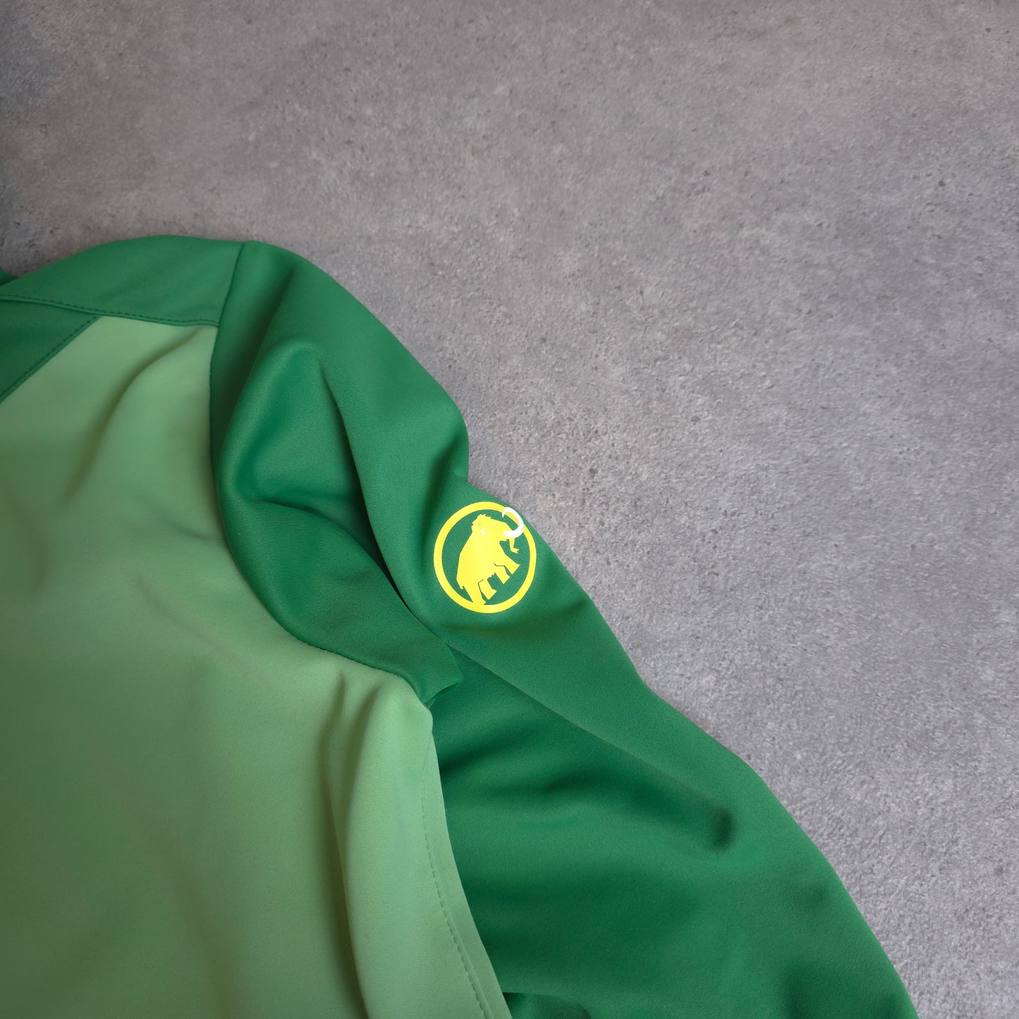 Mammut soft shell windstopper jacket in green - women's XS