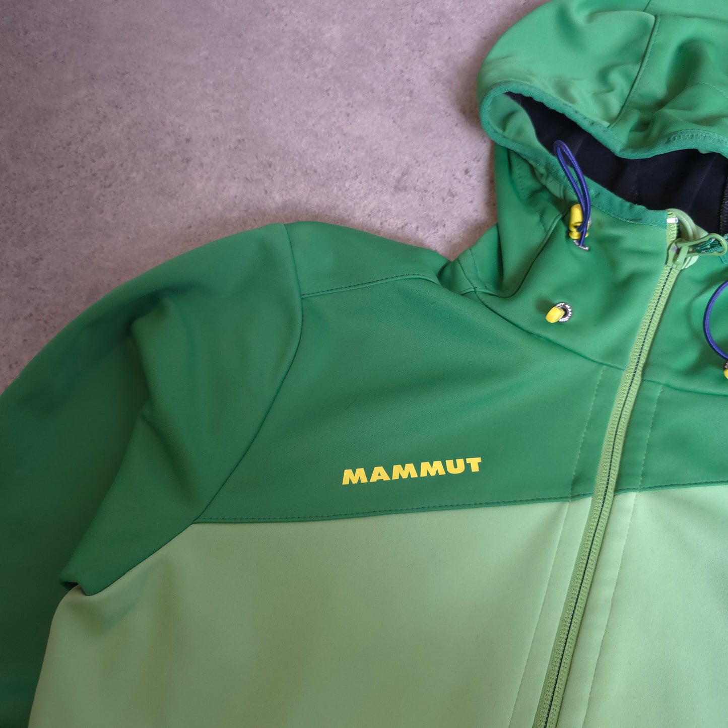 Mammut soft shell windstopper jacket in green - women's XS