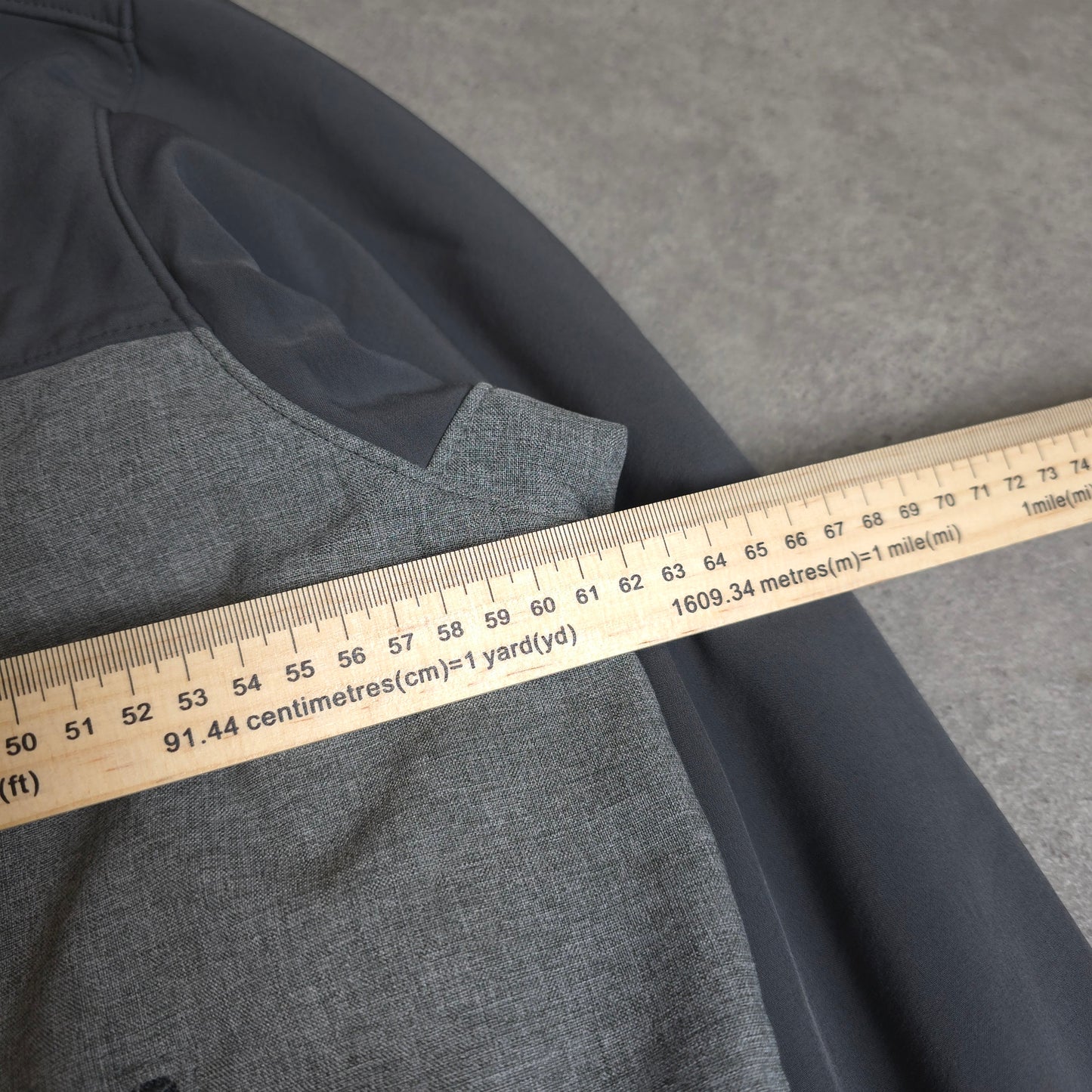 The north face soft shell jacket in grey and orange - XL