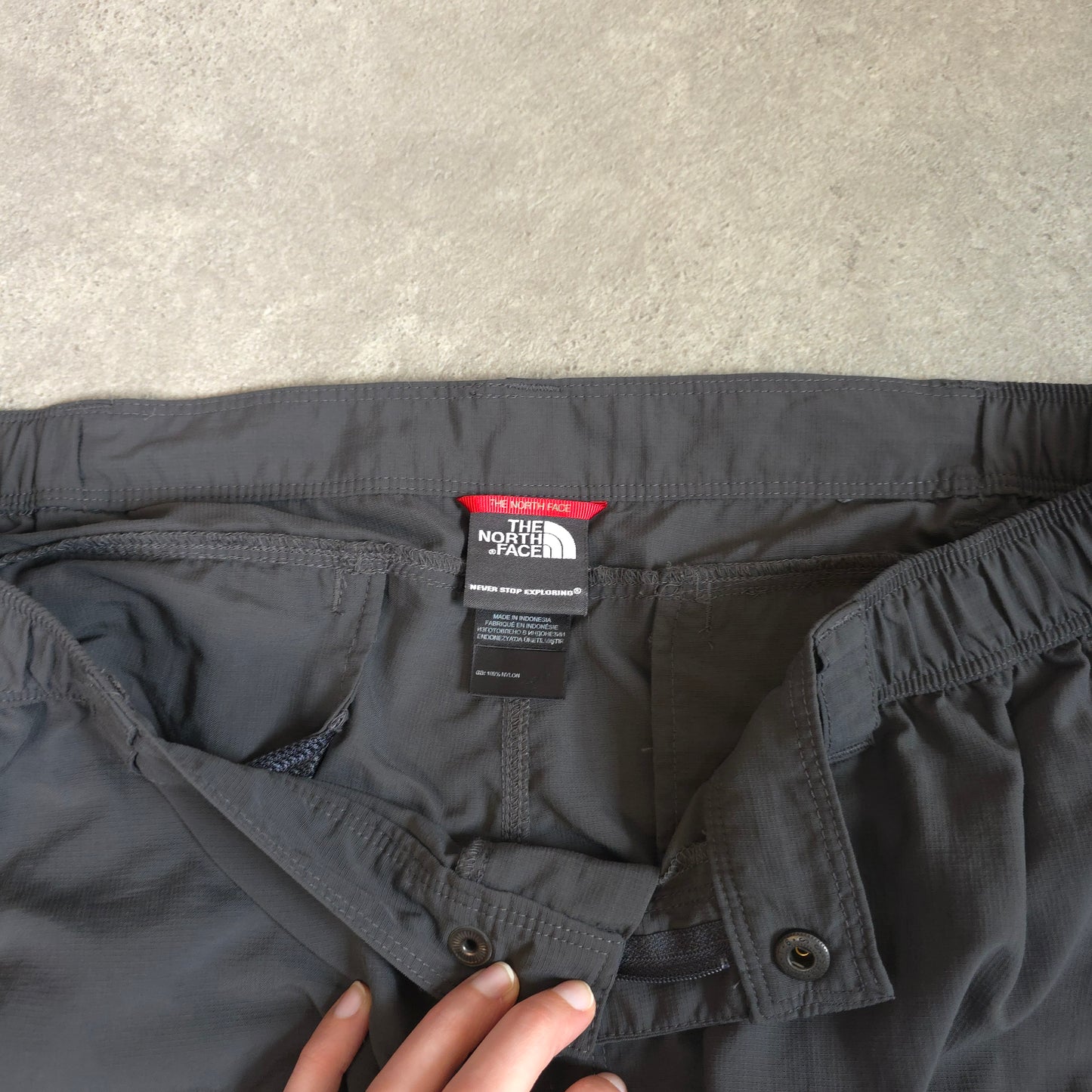 the north face lightweight walking trousers in grey - XL