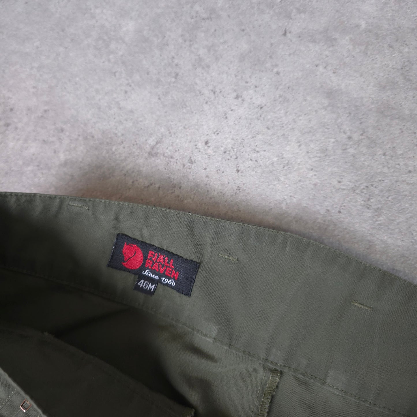 Fjallraven shorts in khaki green - W32"