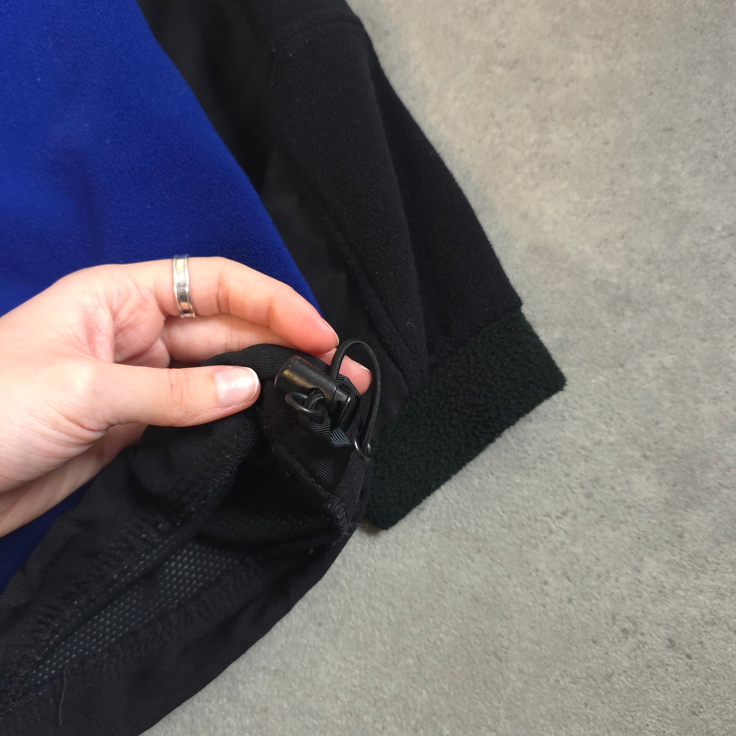 Mountain hardwear gore windstopper fleece jacket in blue and black - medium