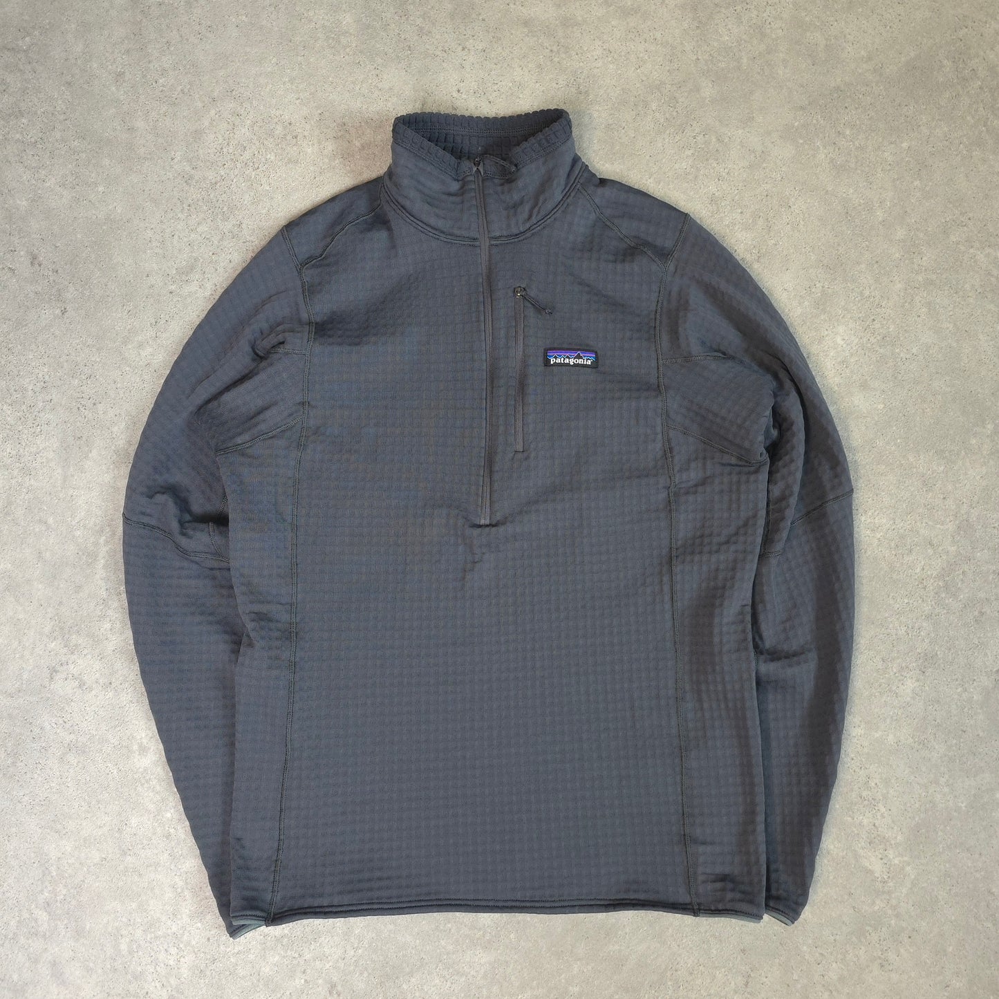 Patagonia R1 regulator 1/4 zip fleece in grey - small