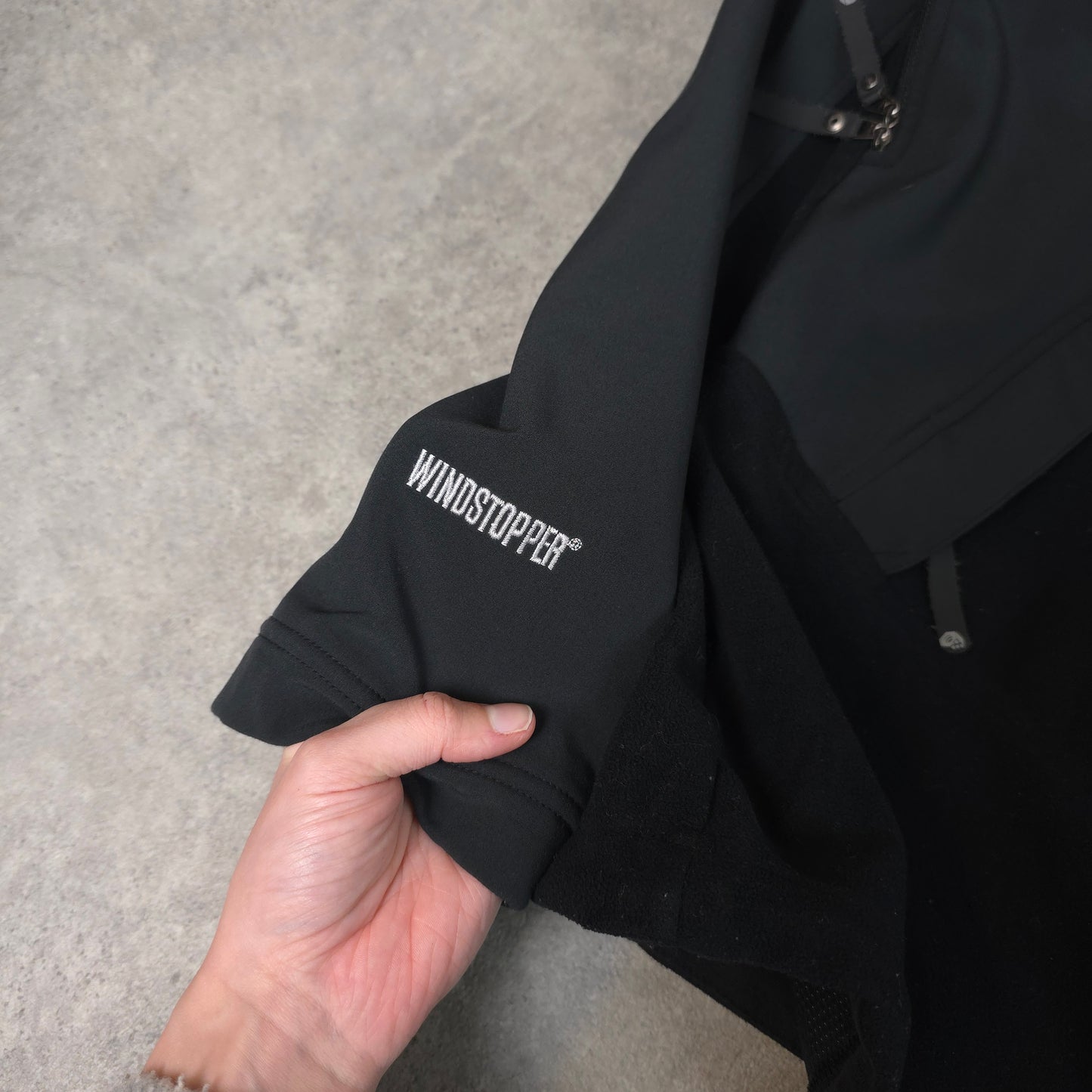 Mountain hardwear windstopper fleece jacket in black - XXL