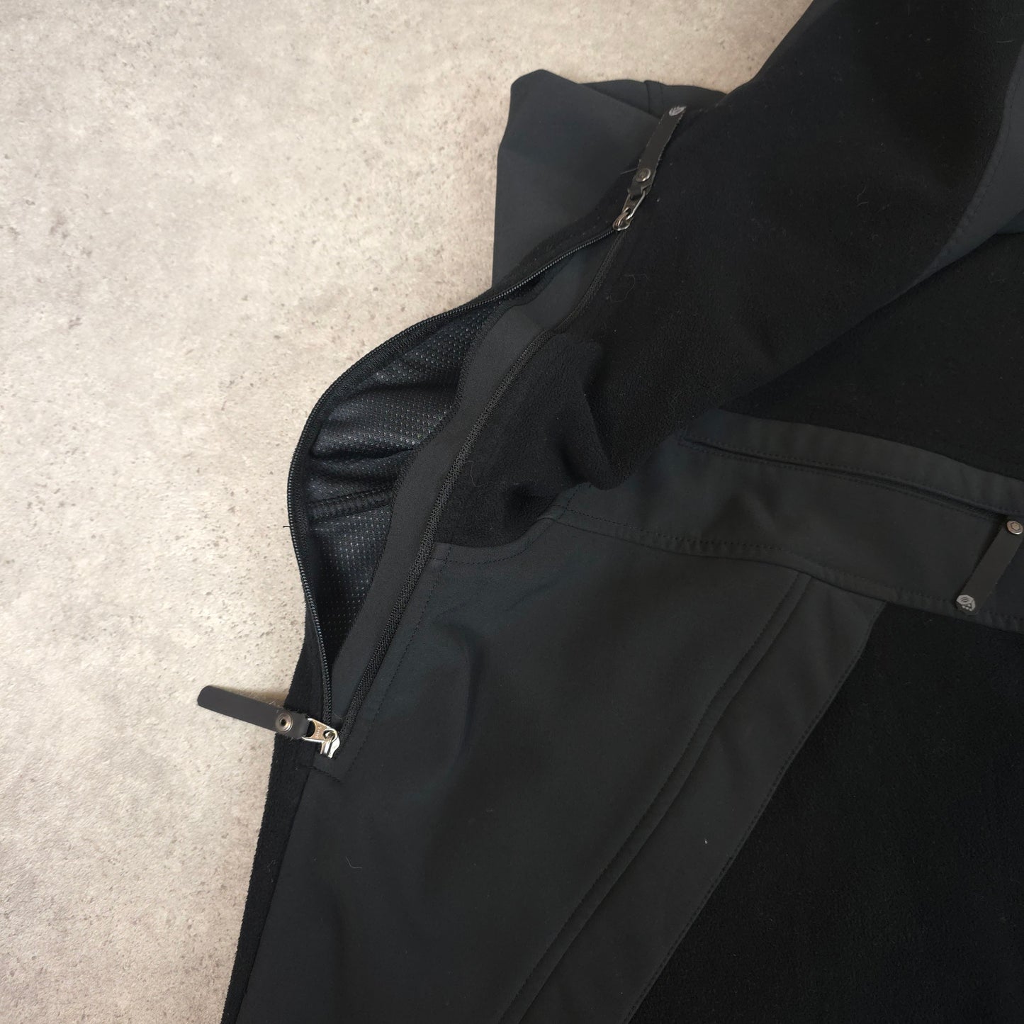 Mountain hardwear windstopper fleece jacket in black - XXL