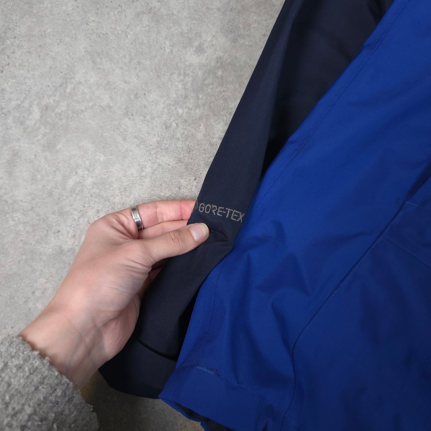 Sprayway cape wrath gore tex jacket in blue new with tags - medium