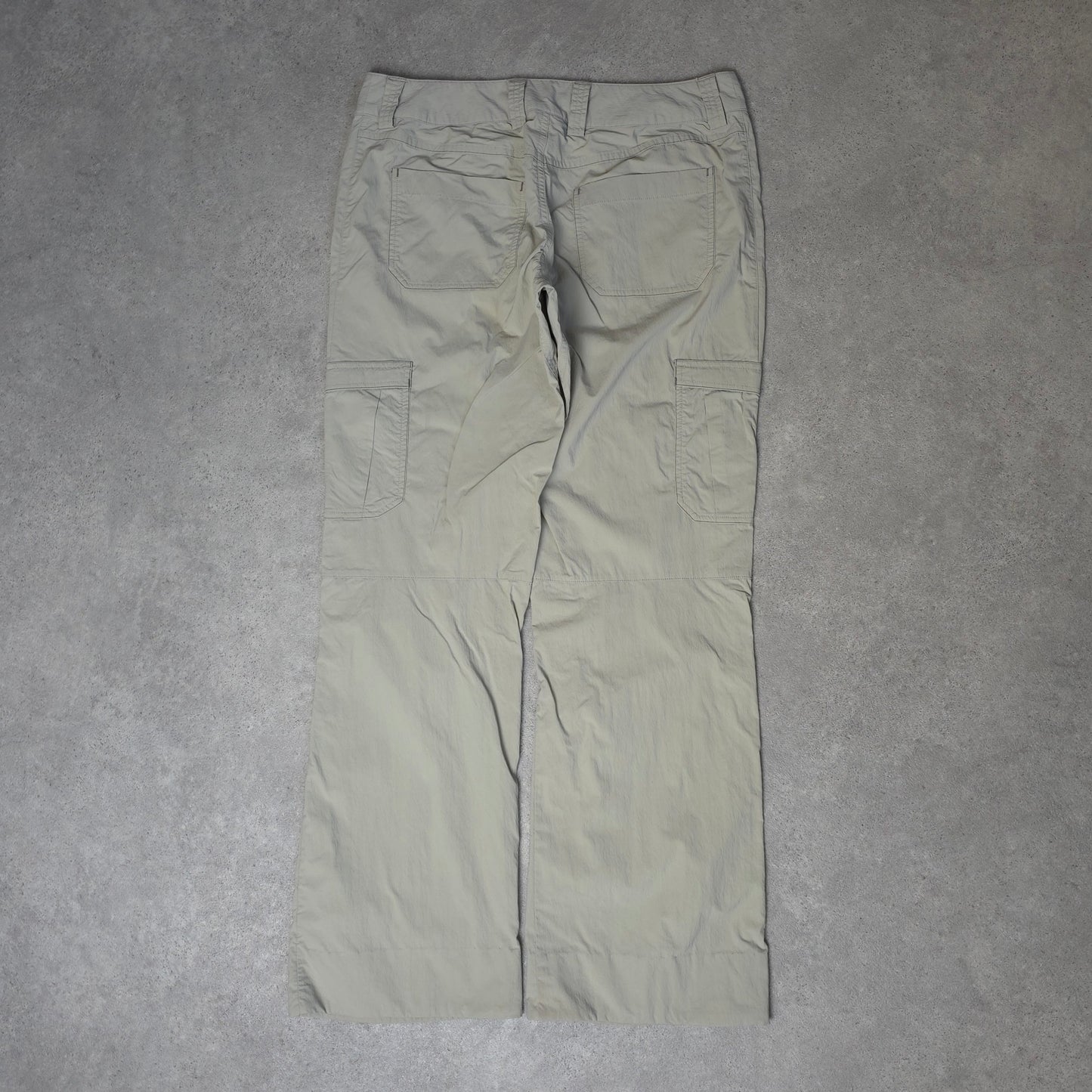 vintage womens Arcteryx low rise outdoor trousers in grey - 32x30
