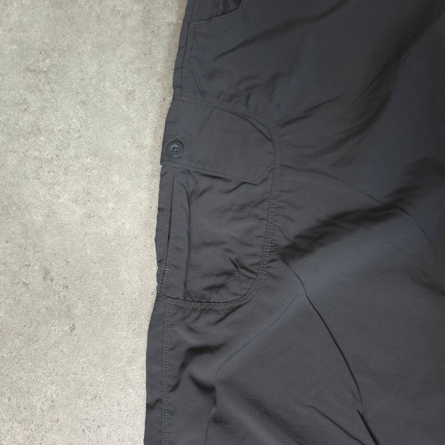 The North Face baggy walking trousers with stow pocket in grey - XL