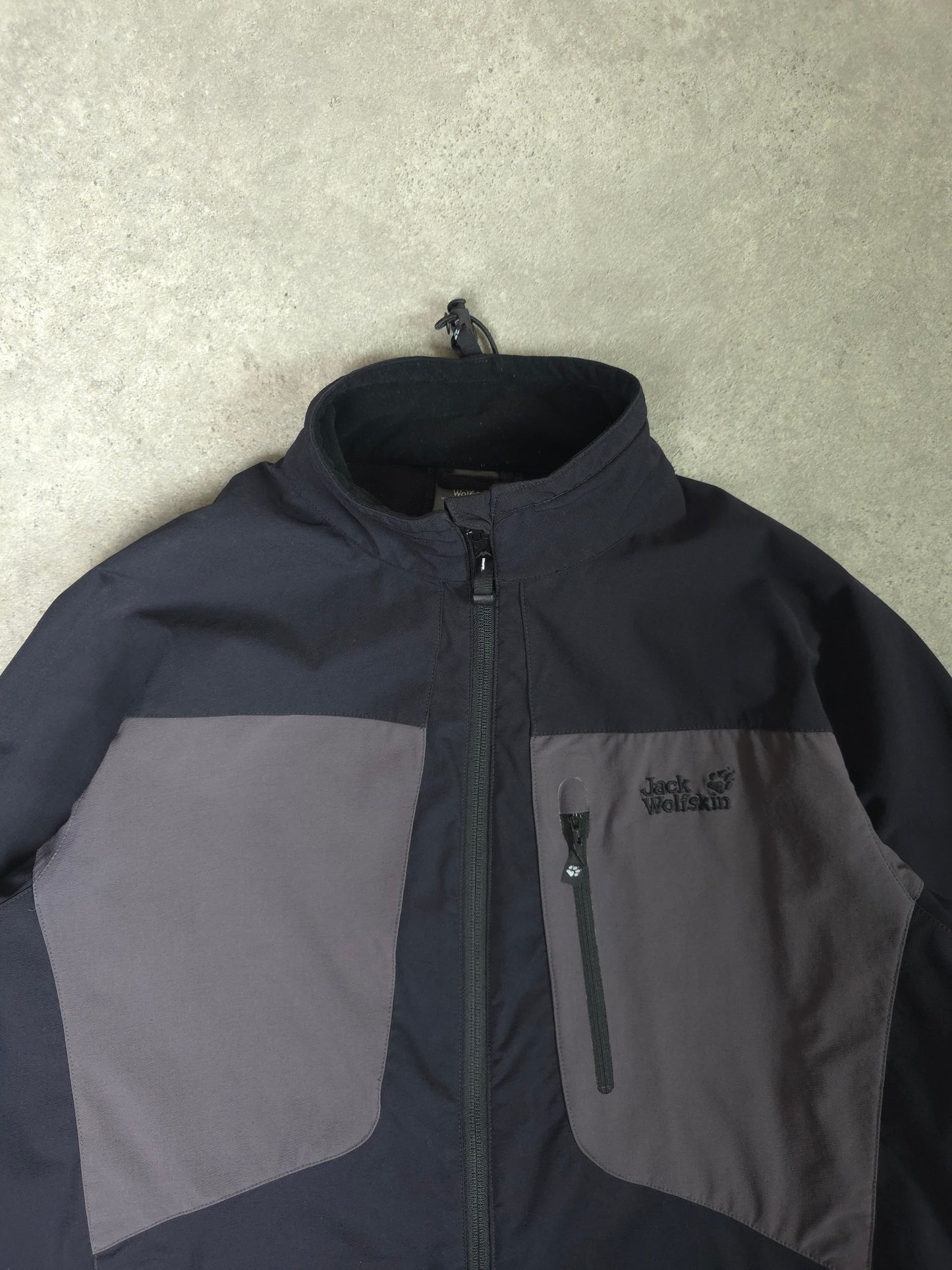 Jack Wolfskin soft shell jacket in black and grey - XL