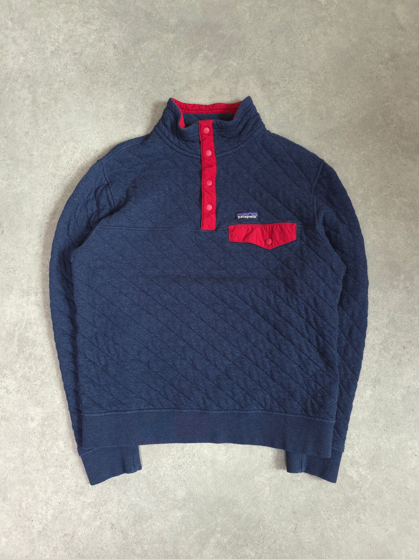 Patagonia organic cotton fleece snap t in blue and red - medium