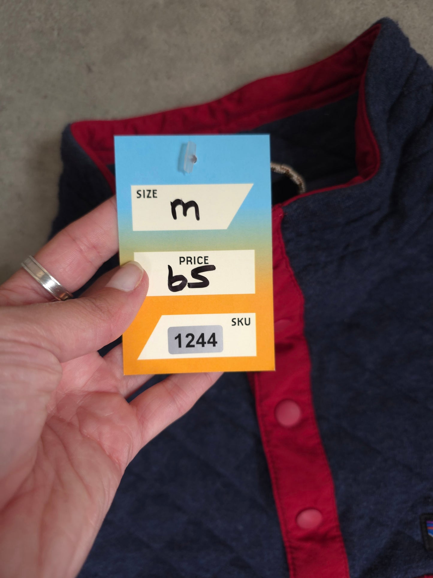 Patagonia organic cotton fleece snap t in blue and red - medium