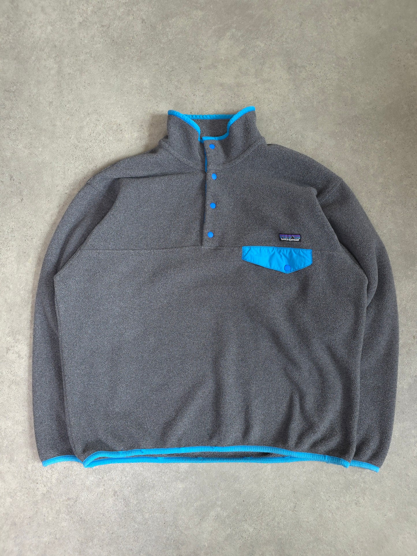 Patagonia snap-t synchilla fleece in grey and blue - medium