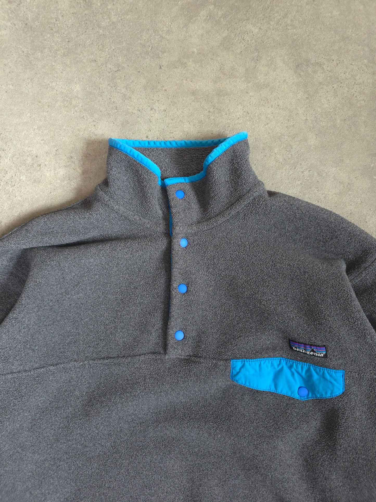 Patagonia snap-t synchilla fleece in grey and blue - medium