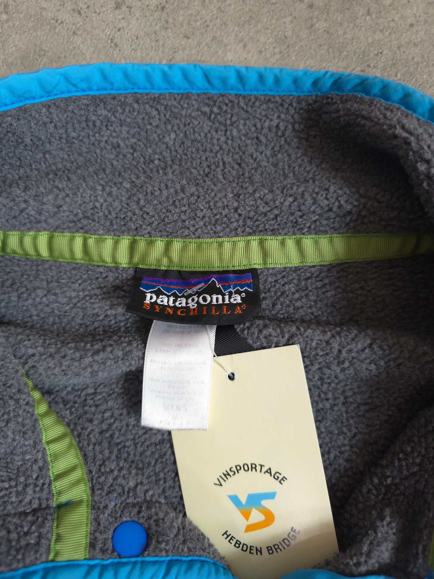 Patagonia snap-t synchilla fleece in grey and blue - medium