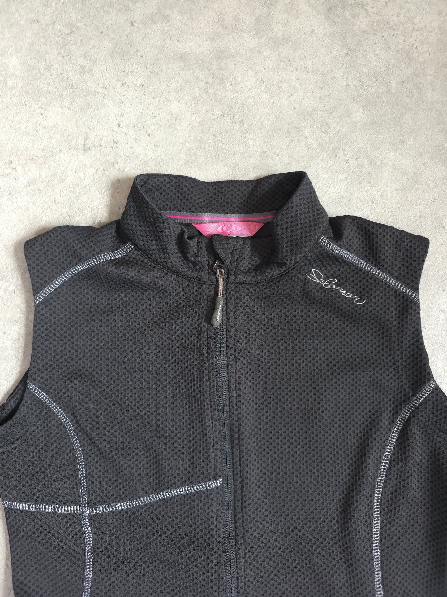 salomon active running vest in black - women's small