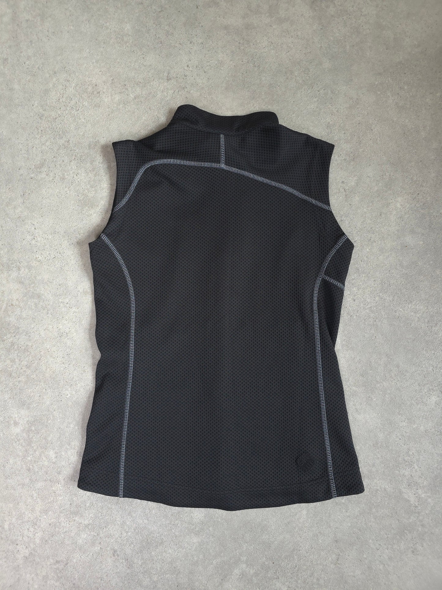salomon active running vest in black - women's small